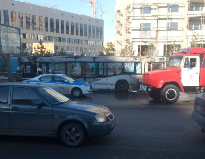 В Астане горел пассажирский автобус
