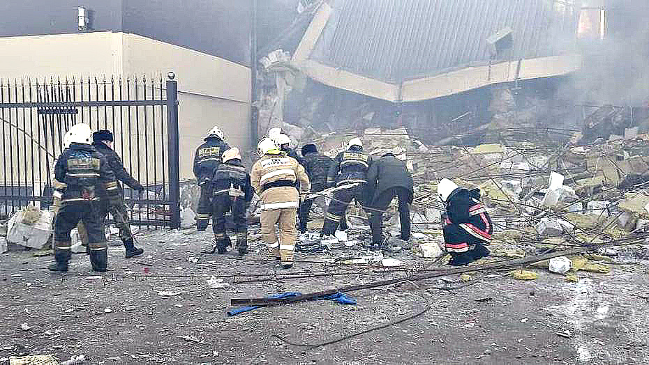 В Астане обрушилось здание: одна из пострадавших погибла