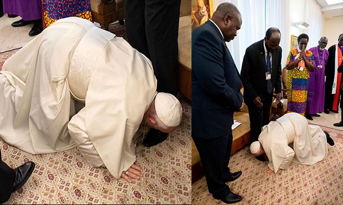 Папа римский встал на колени перед лидерами Южного Судана и поцеловал им ноги