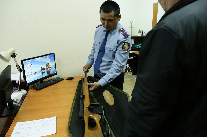 Акция в Нур-Султане: Сдай оружие — получи деньги