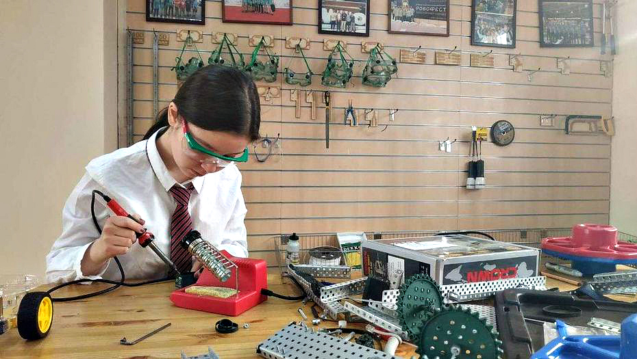 Изобретение школьниц из РК вошло в топ-100 конкурса Google