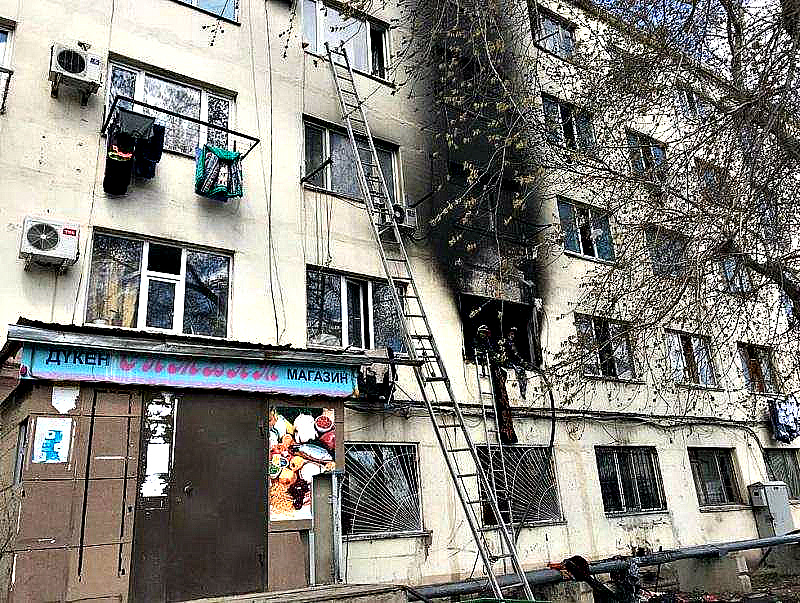 Пожар в общежитии Нур-Султана: 32 человека обратились за медпомощью