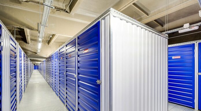 Тёплый склад: место для хранения вещей, где царит полный порядок и чистота