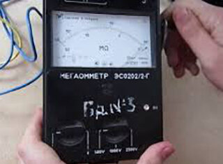 Как пользоваться мегаомметром?