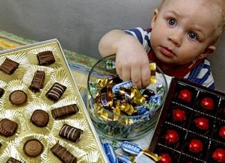 Почему дети так любят сладкие подарки?