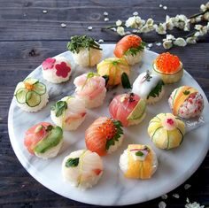 Суши: уникальное блюдо, которое отличается изысканным вкусом и оригинальным оформлением