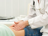 Когда стоит обращаться к гастроэнтерологу?