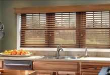 Деревянные жалюзи в интерьере