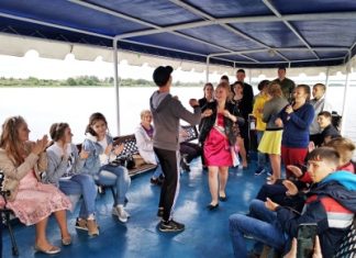 Кораблики Astra Marine для прогулок, праздников и бизнес-мероприятий