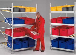 Полочный стеллаж: особенности конструкции и преимущества эксплуатации