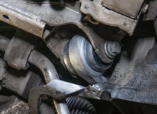 Признаки износа и замена сайлентблоков на BMW