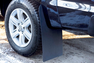 Этапы монтажа брызговиков