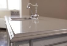Кухонные столешницы из искусственного камня: виды и выбор
