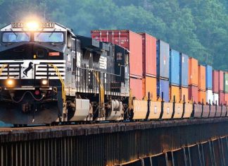 Железнодорожные перевозки: надежный способ доставки грузов