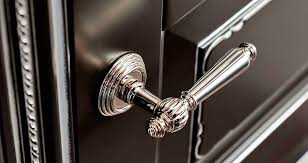 Какая фурнитура для дверей самая качественная?