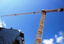Плюсы аренды башенного крана