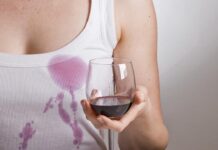 Как вывести пятно от красного вина: проверенные способы