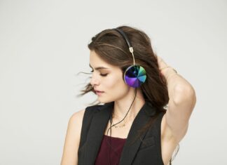 Лучшие музыкальные хиты этого года