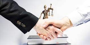 Плюсы и минусы юридических услуг