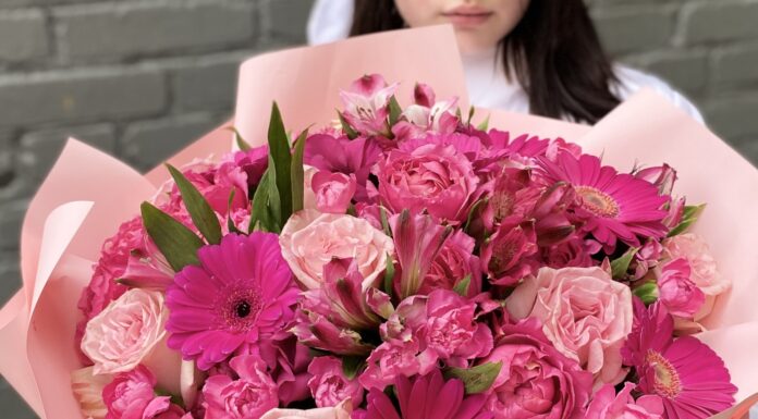 Как красиво поздравить близкого человека?