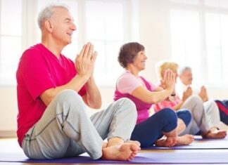 Преимущества йоги для пожилых людей
