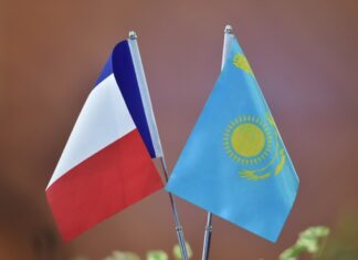 Мирный атом, протесты и камень на распутье — что еще общего появилось у Казахстана и Франции в 2022-2023 годах