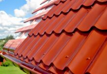Металлочерепица: особенности материала
