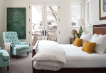 Кресла в спальню: современный взгляд на уют и функциональность