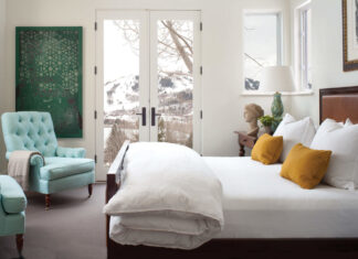 Кресла в спальню: современный взгляд на уют и функциональность