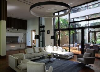 Современный стиль в интерьере загородного дома