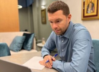 Биография Алексея Вихарева