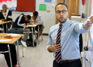 Сколько зарабатывает учитель в США?