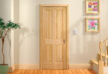 Двери из массива сосны: преимущества и недостатки