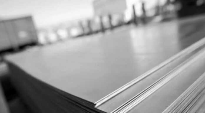 Оцинкованный лист: особенности, виды, области применения