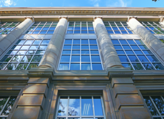 Использование гранита в экстерьере зданий