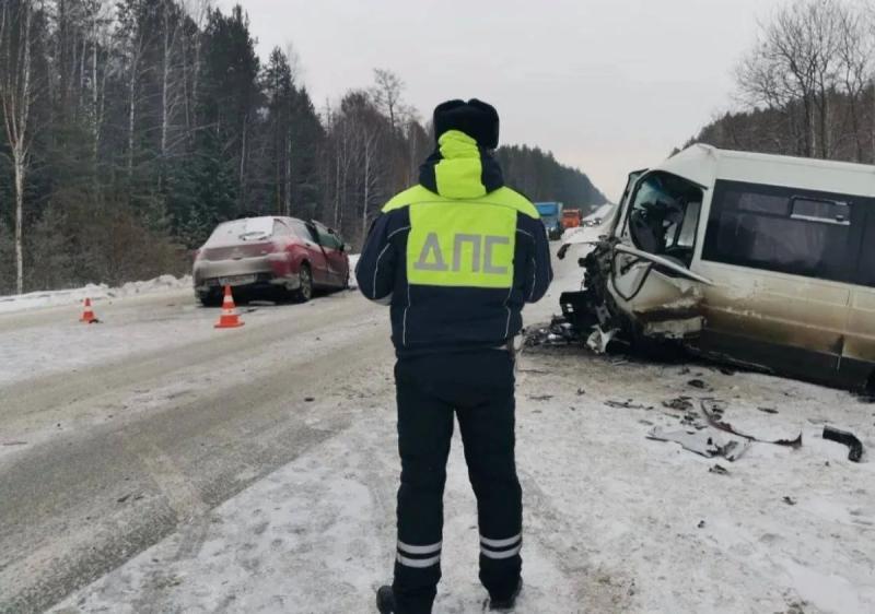 Два человека погибли в ДТП в Свердловской области