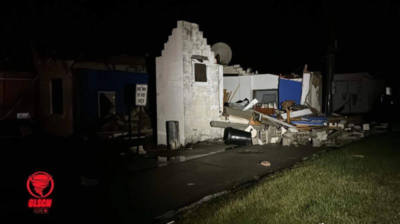 Минимум три человека погибли в США из-за мощных торнадо