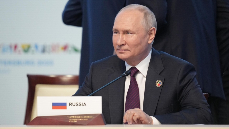 Воробьев поздравил Путина с победой на выборах