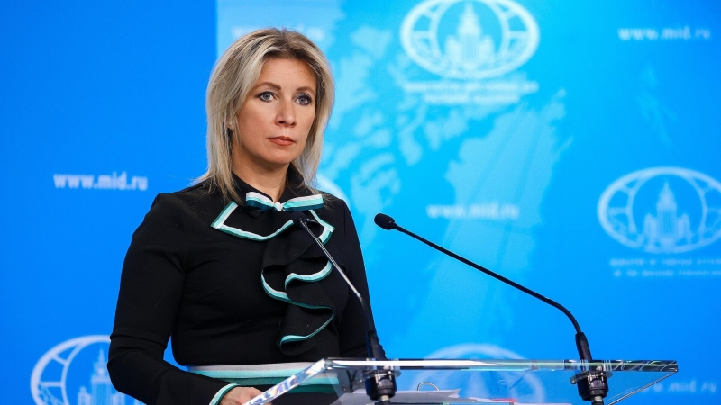 Захарова дала совет молодым дипломатам