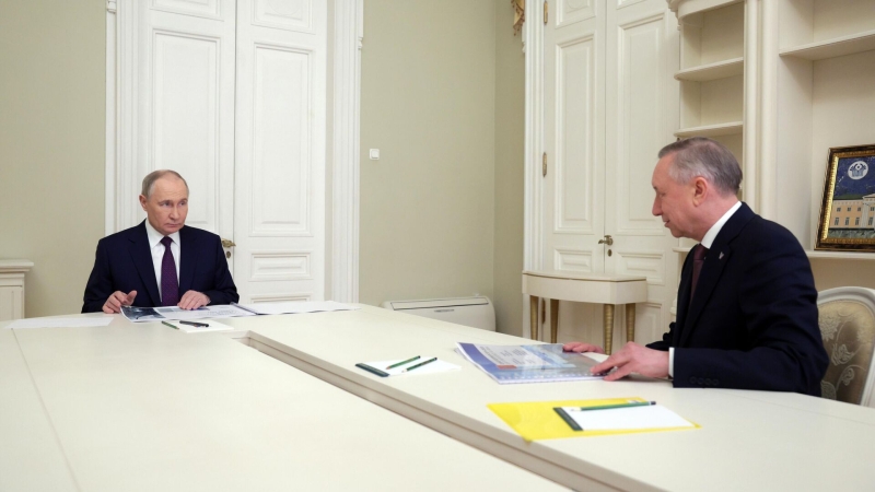 Путин в Петербурге провел встречу с Бегловым