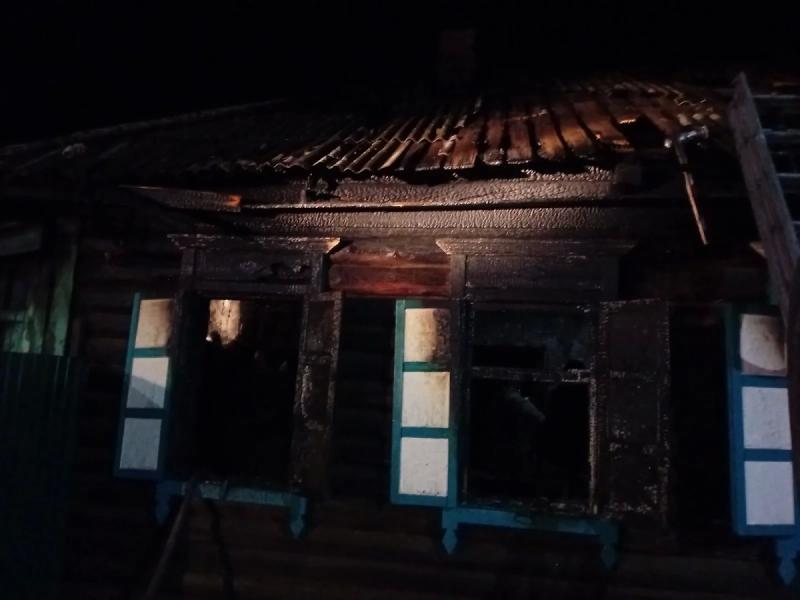 СК РФ: На пожаре в Джидинском районе Бурятии погибли женщина и двое детей