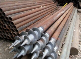 Какие винтовые сваи лучше использовать для забора?