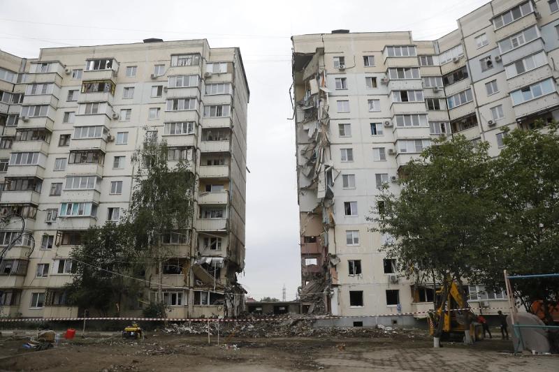 Гладков заявил о планах восстановить частично обрушенную многоэтажку в Белгороде