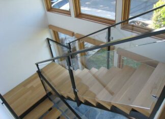 Основные виды стеклянных ограждений для лестницы