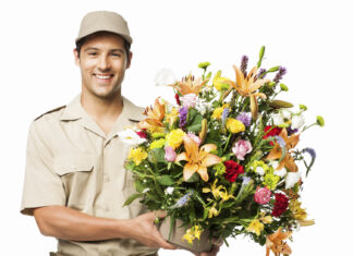 Доставка цветов курьером на дом
