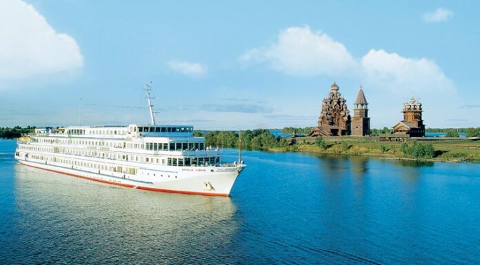 Чем удобны речные круизы?