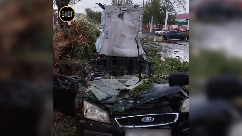 SHOT: В Черкесске один человек погиб из-за мощного урагана с градом