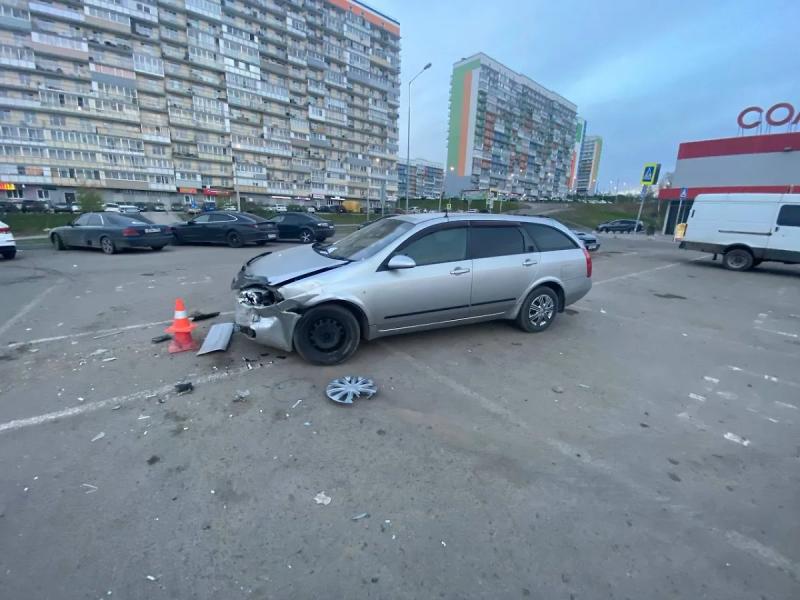 В Красноярске пьяный подросток взял машину родителей и разбил десять авто