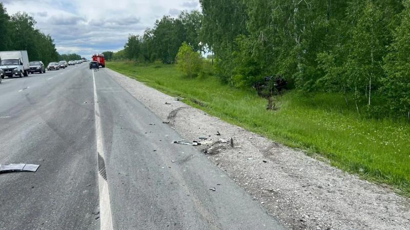 Под Новосибирском в результате массового ДТП погиб один человек, двое пострадали