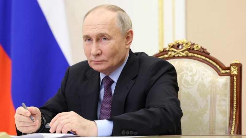 Служение России предполагает огромную ответственность, заявил Путин